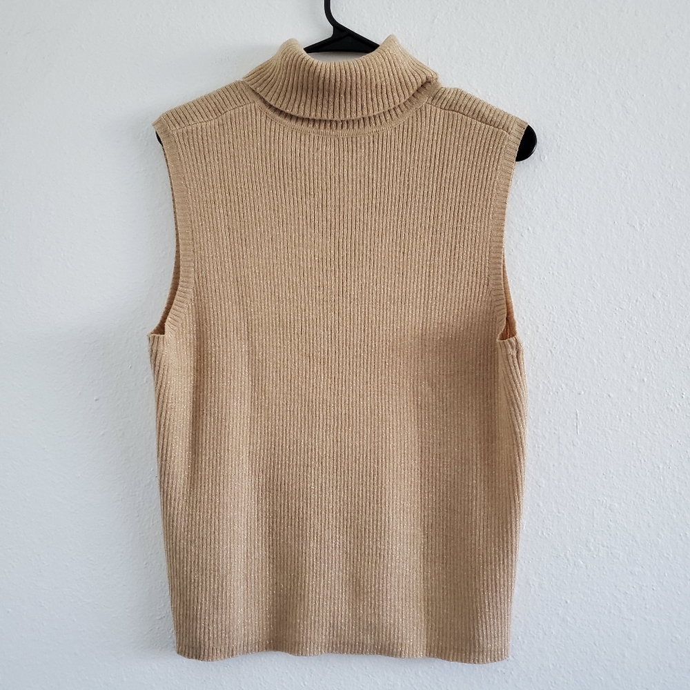 Short Sleeved Ribbed Shimmery Turtleneck